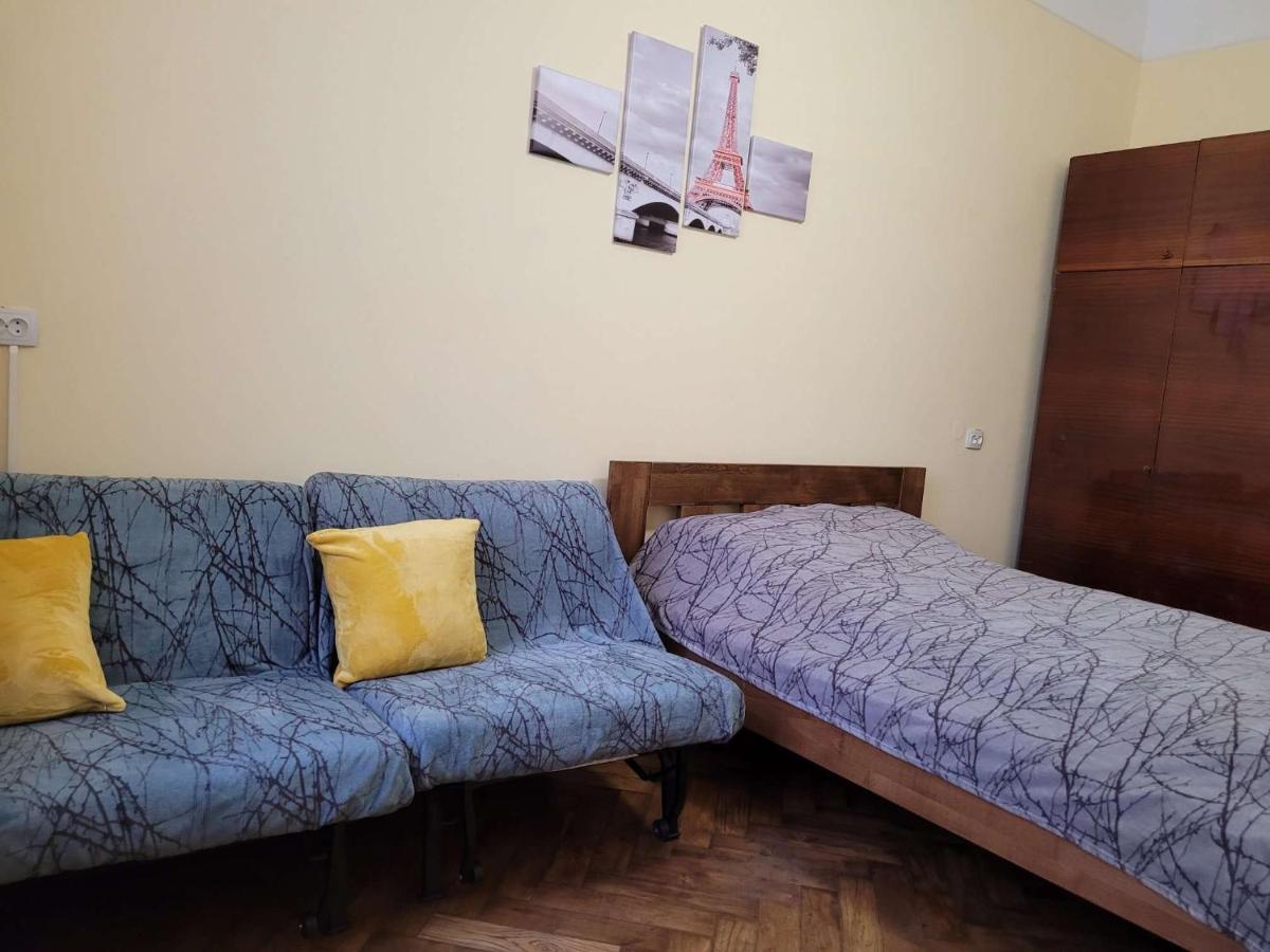 Зручна І Комфортна Квартира Недалеко Від Вокзалу І Центру Міста ลวีฟ ภายนอก รูปภาพ